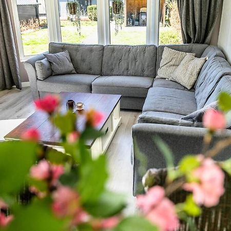 فيلا 4-Pers. Chalet Met Eigen Parkeerplaats In Veluwe بوتِنْ المظهر الخارجي الصورة