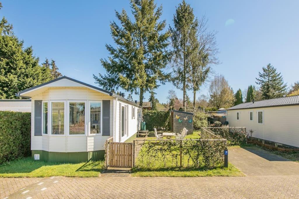 فيلا 4-Pers. Chalet Met Eigen Parkeerplaats In Veluwe بوتِنْ المظهر الخارجي الصورة
